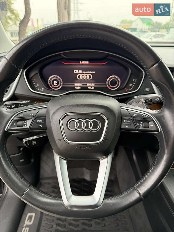 Позашляховик / Кросовер Audi Q5 2019 в Києві