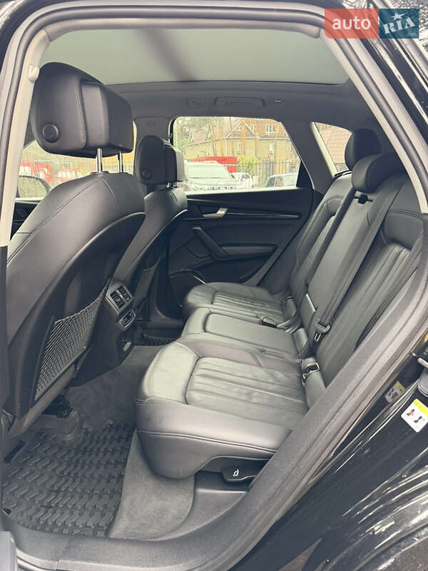 Позашляховик / Кросовер Audi Q5 2019 в Києві