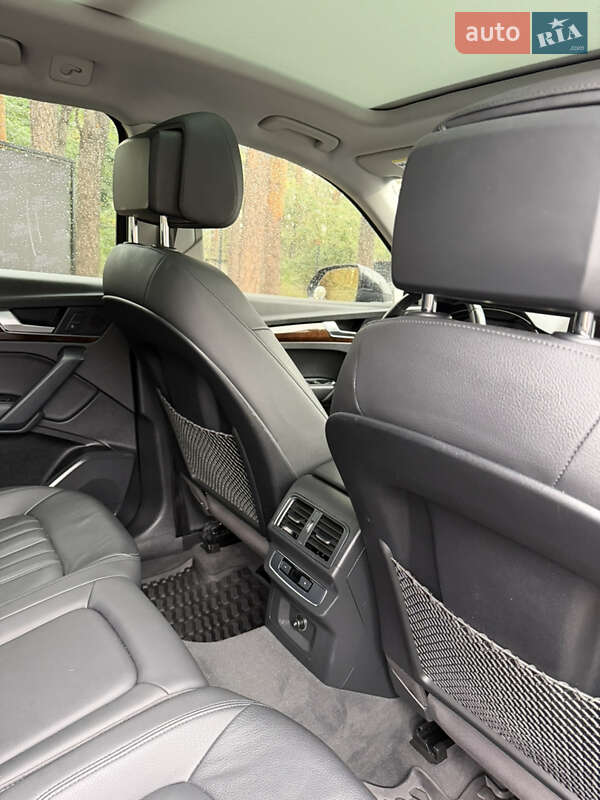 Позашляховик / Кросовер Audi Q5 2019 в Києві