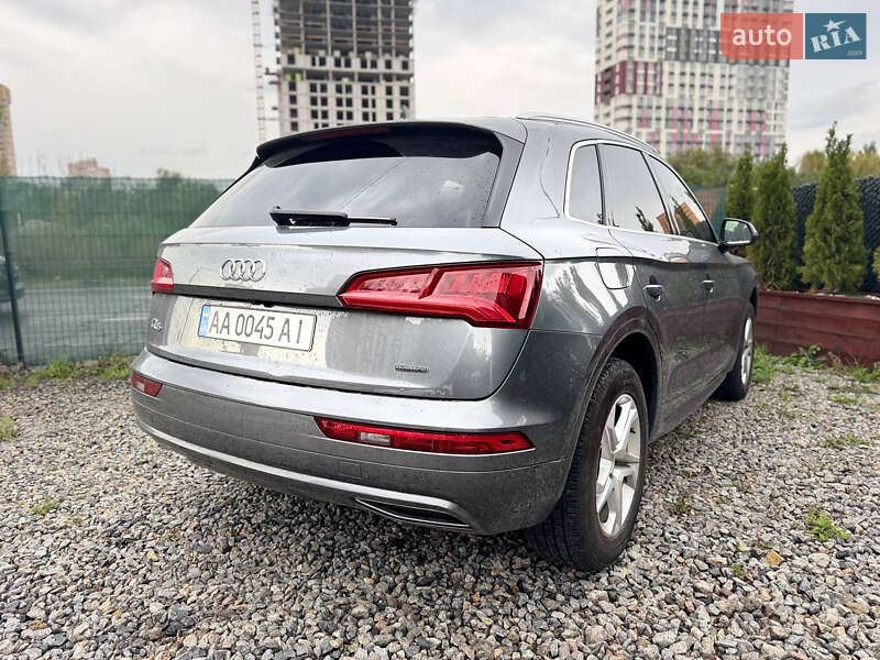 Позашляховик / Кросовер Audi Q5 2019 в Києві