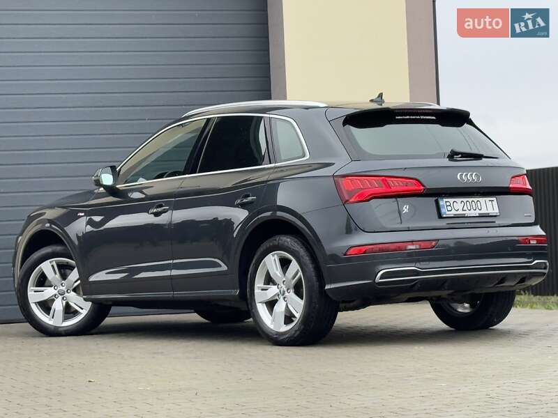 Внедорожник / Кроссовер Audi Q5 2017 в Стрые