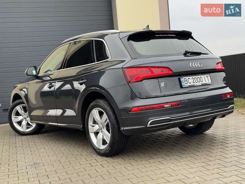 Внедорожник / Кроссовер Audi Q5 2017 в Стрые