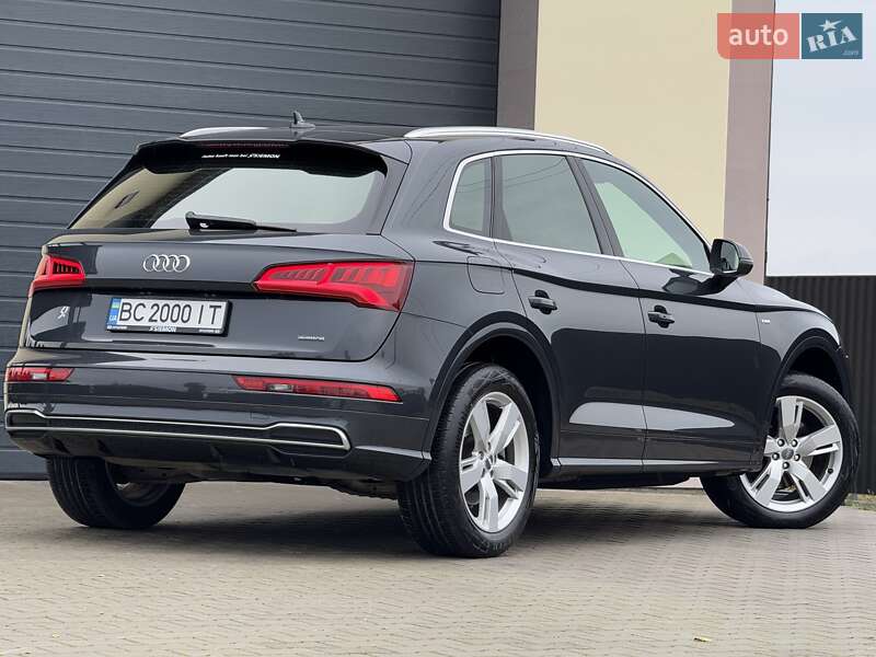 Внедорожник / Кроссовер Audi Q5 2017 в Стрые