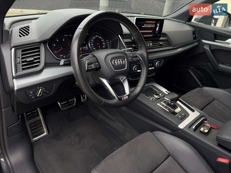 Внедорожник / Кроссовер Audi Q5 2017 в Стрые