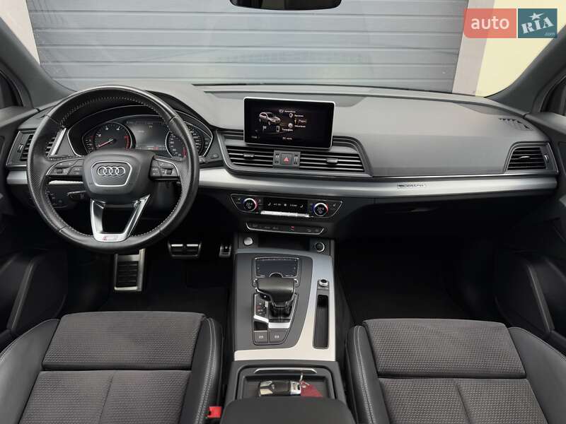 Внедорожник / Кроссовер Audi Q5 2017 в Стрые