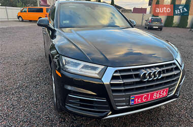 Внедорожник / Кроссовер Audi Q5 2018 в 
