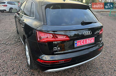 Внедорожник / Кроссовер Audi Q5 2018 в 