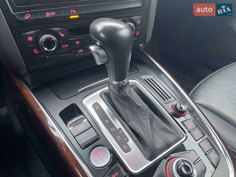 Внедорожник / Кроссовер Audi Q5 2011 в Киеве