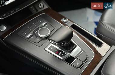 Внедорожник / Кроссовер Audi Q5 2019 в 