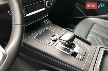 Внедорожник / Кроссовер Audi Q5 2018 в 