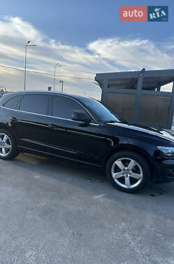 Позашляховик / Кросовер Audi Q5 2012 в 