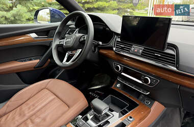 Позашляховик / Кросовер Audi Q5 2022 в 