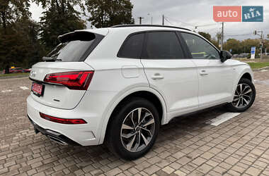 Позашляховик / Кросовер Audi Q5 2023 в 