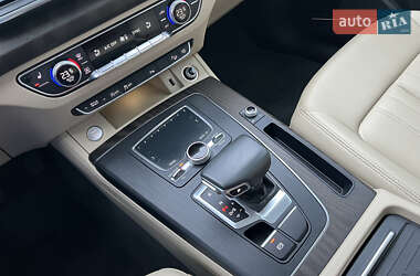 Внедорожник / Кроссовер Audi Q5 2019 в 