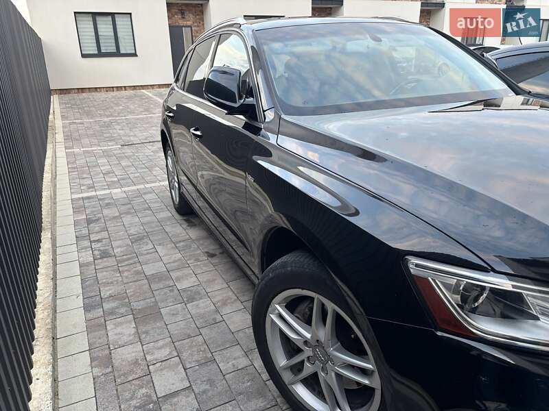 Внедорожник / Кроссовер Audi Q5 2015 в Ужгороде