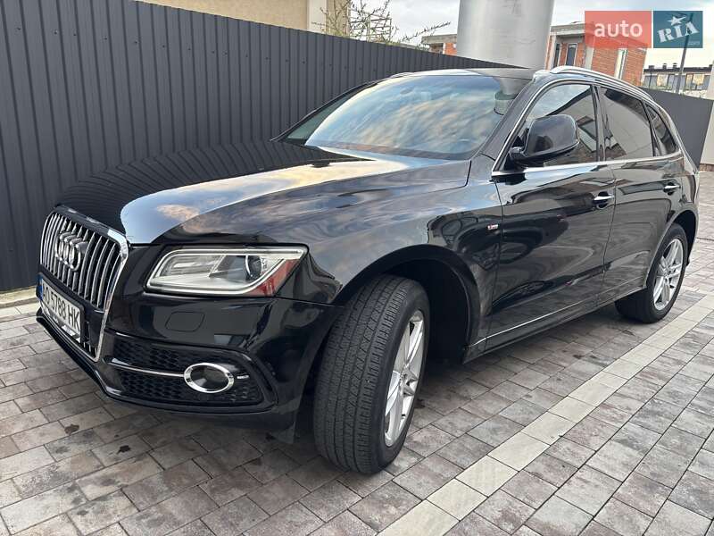 Внедорожник / Кроссовер Audi Q5 2015 в Ужгороде