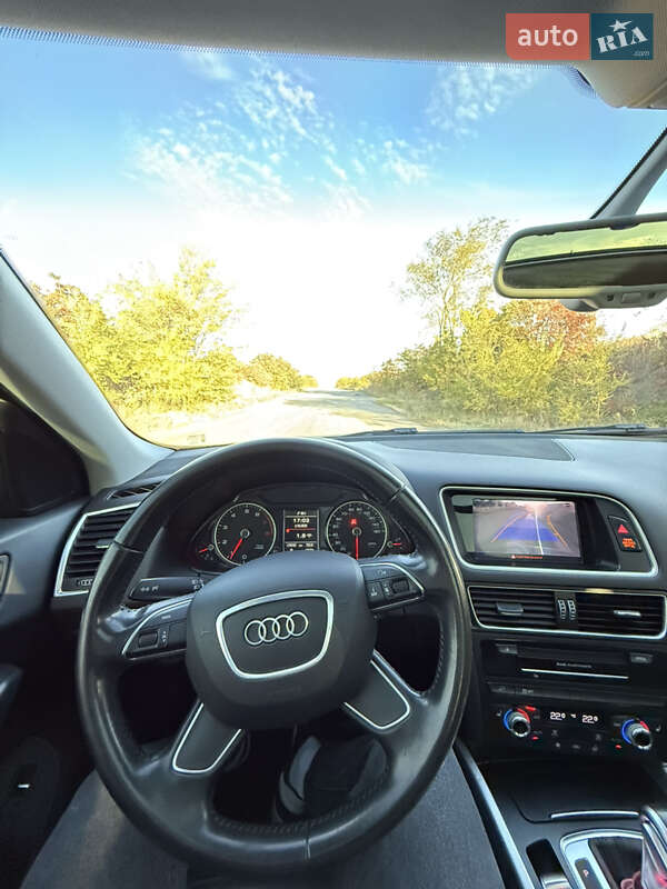 Позашляховик / Кросовер Audi Q5 2015 в Томаківці