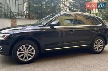 Внедорожник / Кроссовер Audi Q5 2015 в 