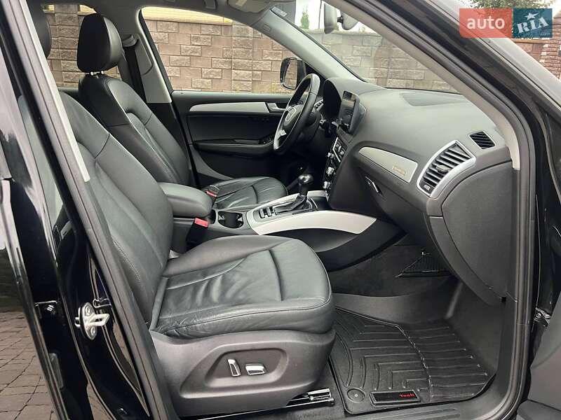 Позашляховик / Кросовер Audi Q5 2015 в Рівному