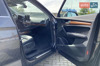 Позашляховик / Кросовер Audi Q5 2021 в 