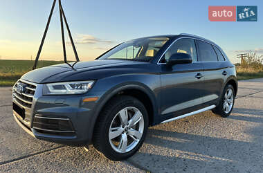 Внедорожник / Кроссовер Audi Q5 2018 в 