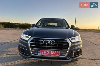 Внедорожник / Кроссовер Audi Q5 2018 в 