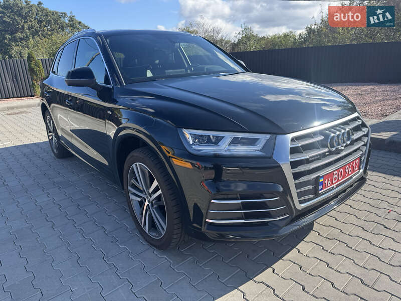 Внедорожник / Кроссовер Audi Q5 2017 в 