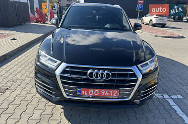 Внедорожник / Кроссовер Audi Q5 2017 в 