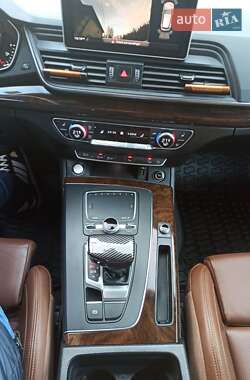 Внедорожник / Кроссовер Audi Q5 2019 в 