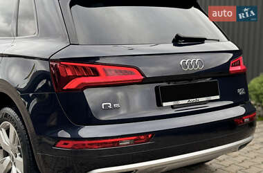 Внедорожник / Кроссовер Audi Q5 2017 в 