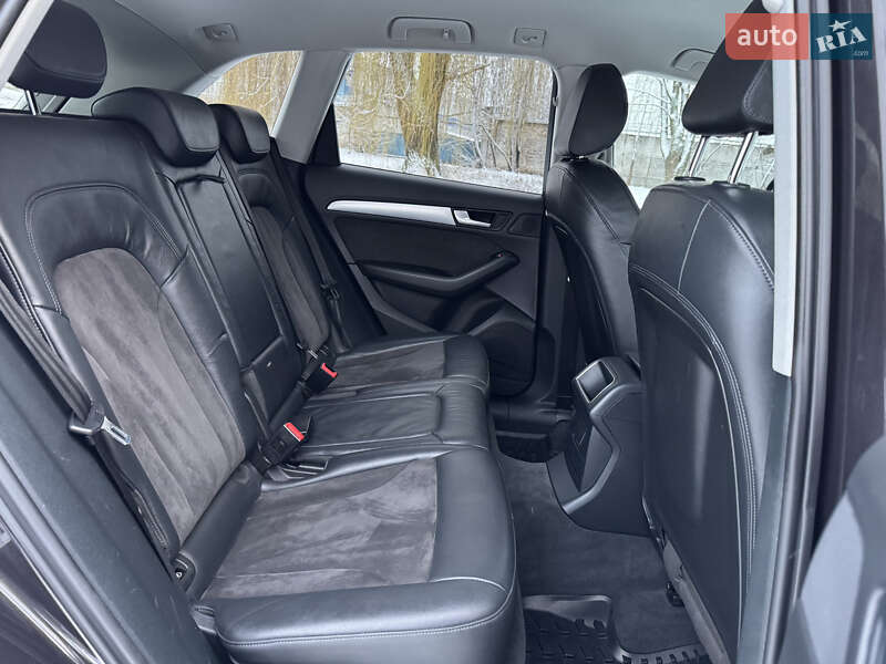 Позашляховик / Кросовер Audi Q5 2017 в Чернівцях