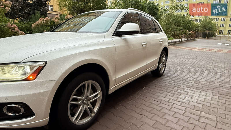 Позашляховик / Кросовер Audi Q5 2014 в Києві