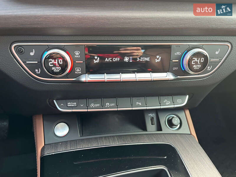 Внедорожник / Кроссовер Audi Q5 2020 в Луцке