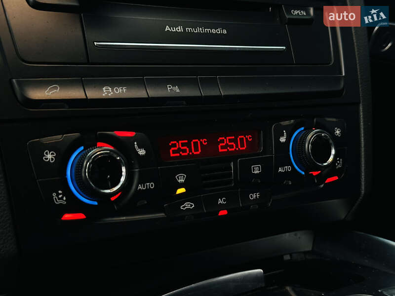 Внедорожник / Кроссовер Audi Q5 2011 в Харькове