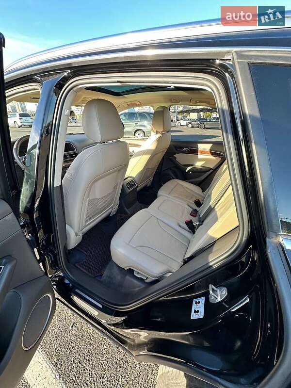Позашляховик / Кросовер Audi Q5 2016 в Києві