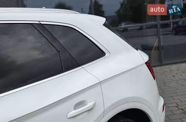 Позашляховик / Кросовер Audi Q5 2017 в 
