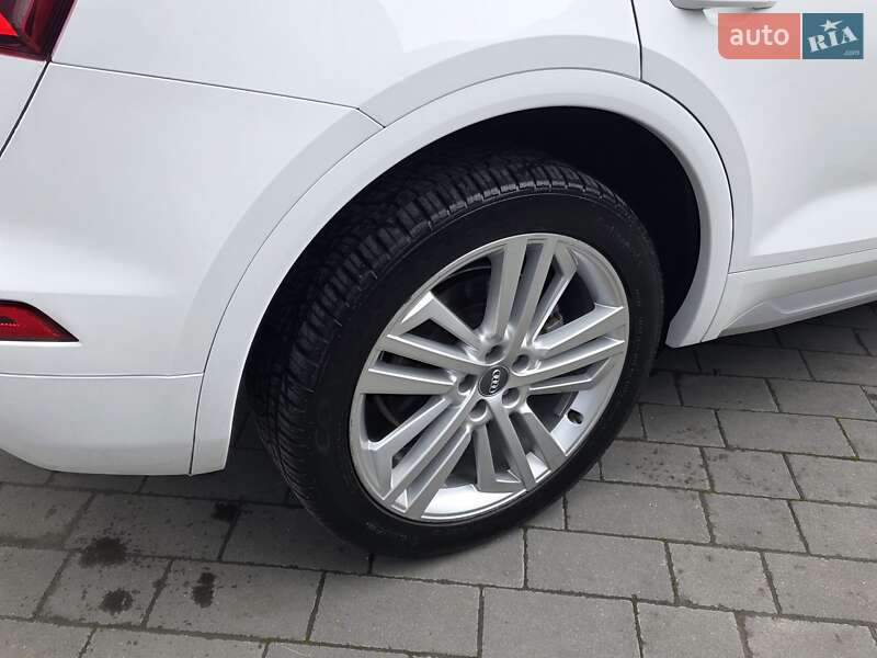 Внедорожник / Кроссовер Audi Q5 2017 в Ивано-Франковске