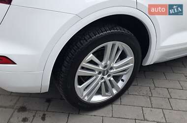 Позашляховик / Кросовер Audi Q5 2017 в 