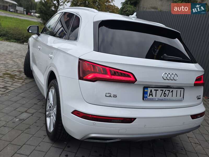Внедорожник / Кроссовер Audi Q5 2017 в Ивано-Франковске