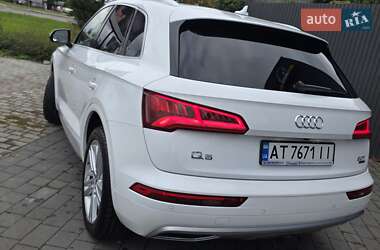Позашляховик / Кросовер Audi Q5 2017 в 