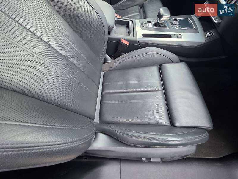 Внедорожник / Кроссовер Audi Q5 2017 в Ивано-Франковске
