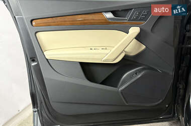 Внедорожник / Кроссовер Audi Q5 2022 в 