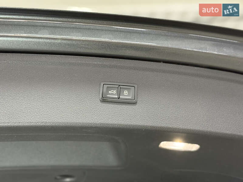 Позашляховик / Кросовер Audi Q5 2022 в Одесі
