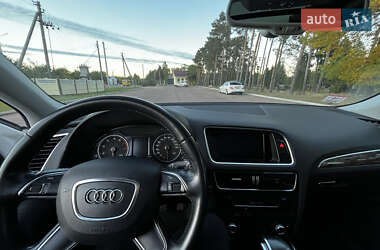 Позашляховик / Кросовер Audi Q5 2015 в 