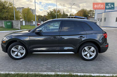 Позашляховик / Кросовер Audi Q5 2018 в 