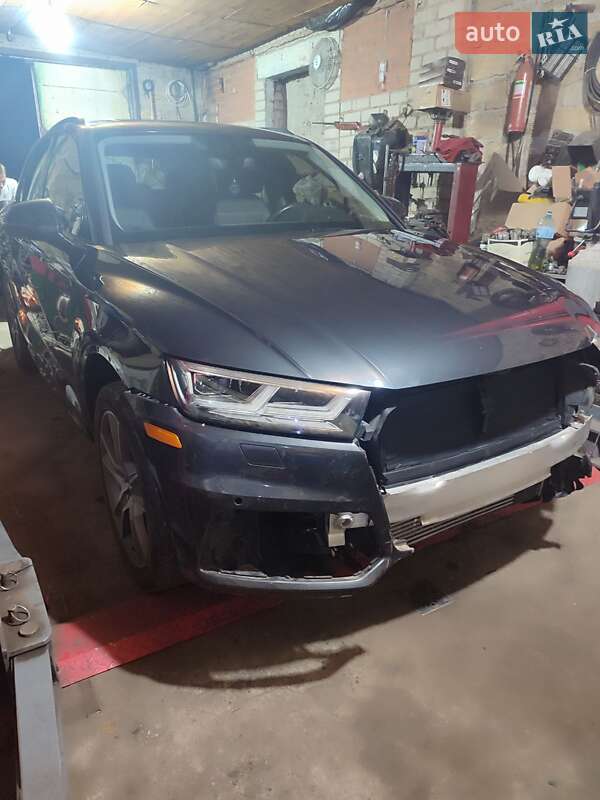 Внедорожник / Кроссовер Audi Q5 2020 в Богуславе