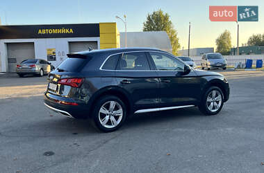 Позашляховик / Кросовер Audi Q5 2017 в 