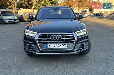 Позашляховик / Кросовер Audi Q5 2017 в 