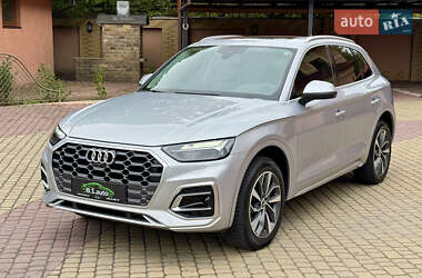 Позашляховик / Кросовер Audi Q5 2021 в 