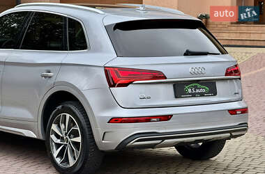 Позашляховик / Кросовер Audi Q5 2021 в 